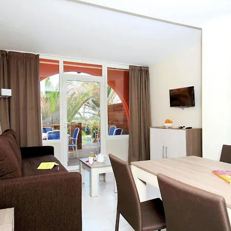 Tidy Near The In A Lively Seaside Appartement *